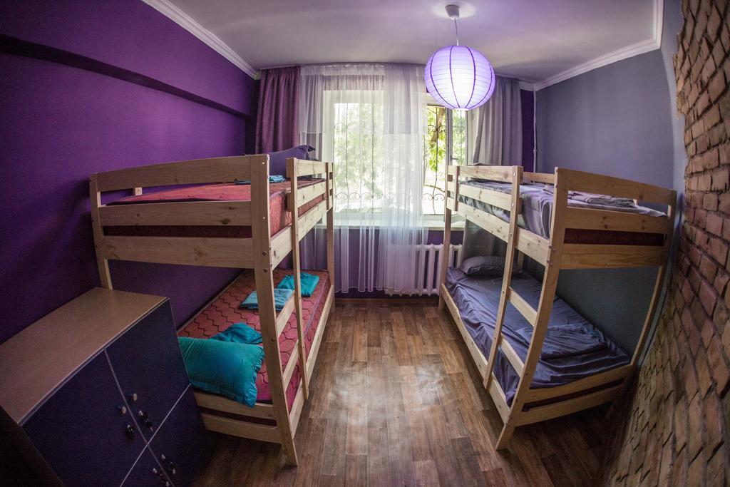 Hostel Loco Almatý Habitación foto