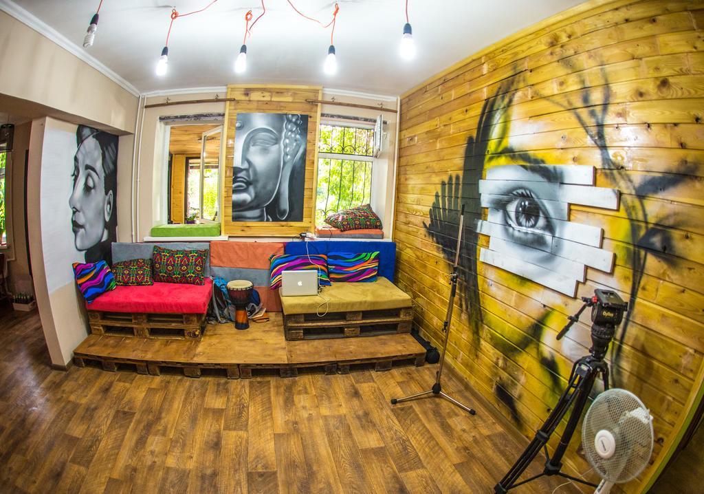 Hostel Loco Almatý Exterior foto