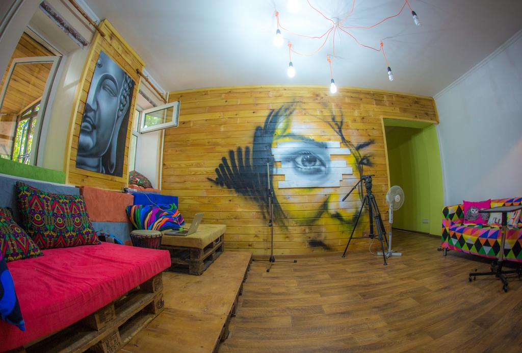 Hostel Loco Almatý Exterior foto